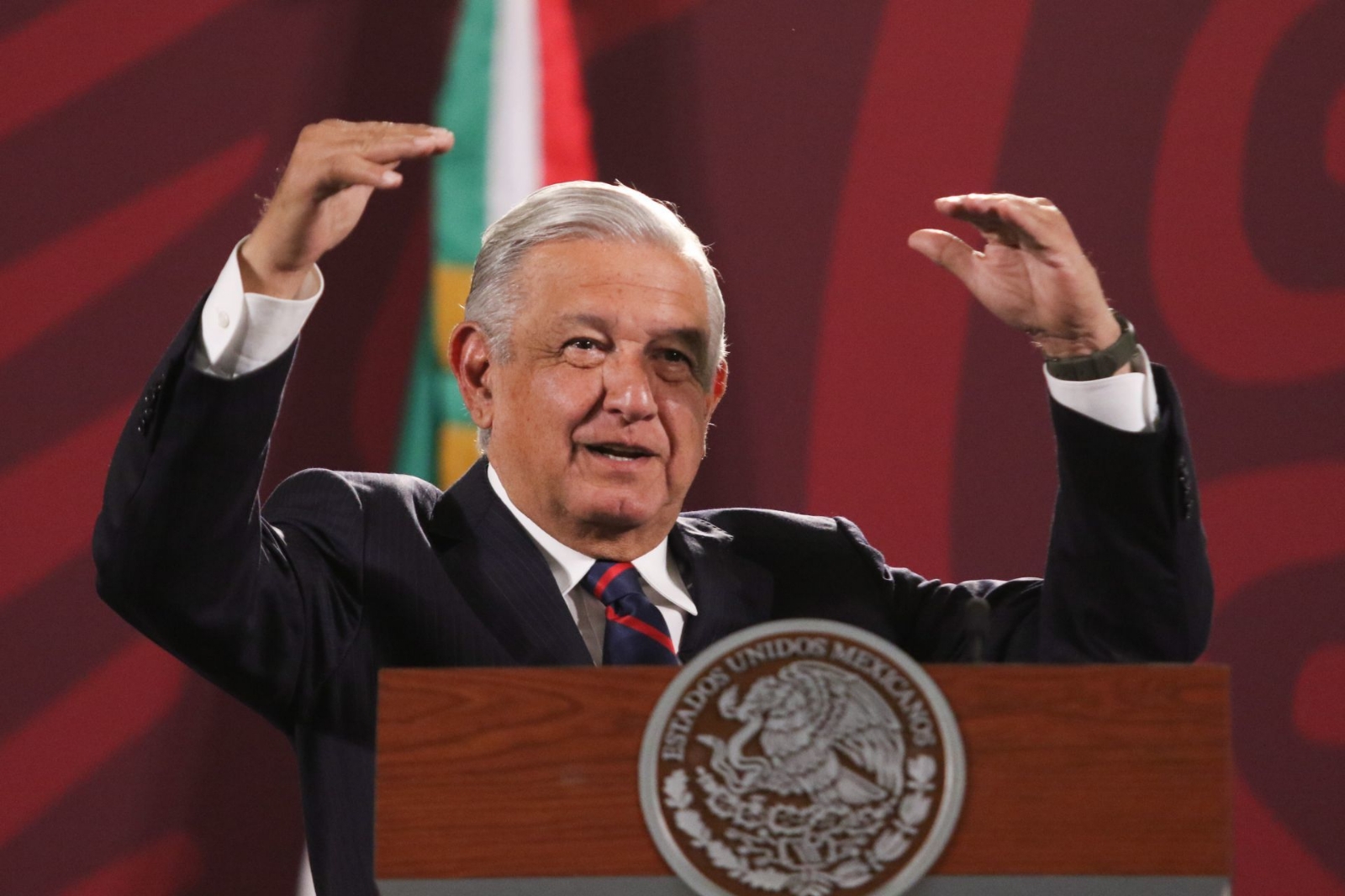 AMLO celebró los 25 años del SAT AMLO celebró los 25 años del SAT