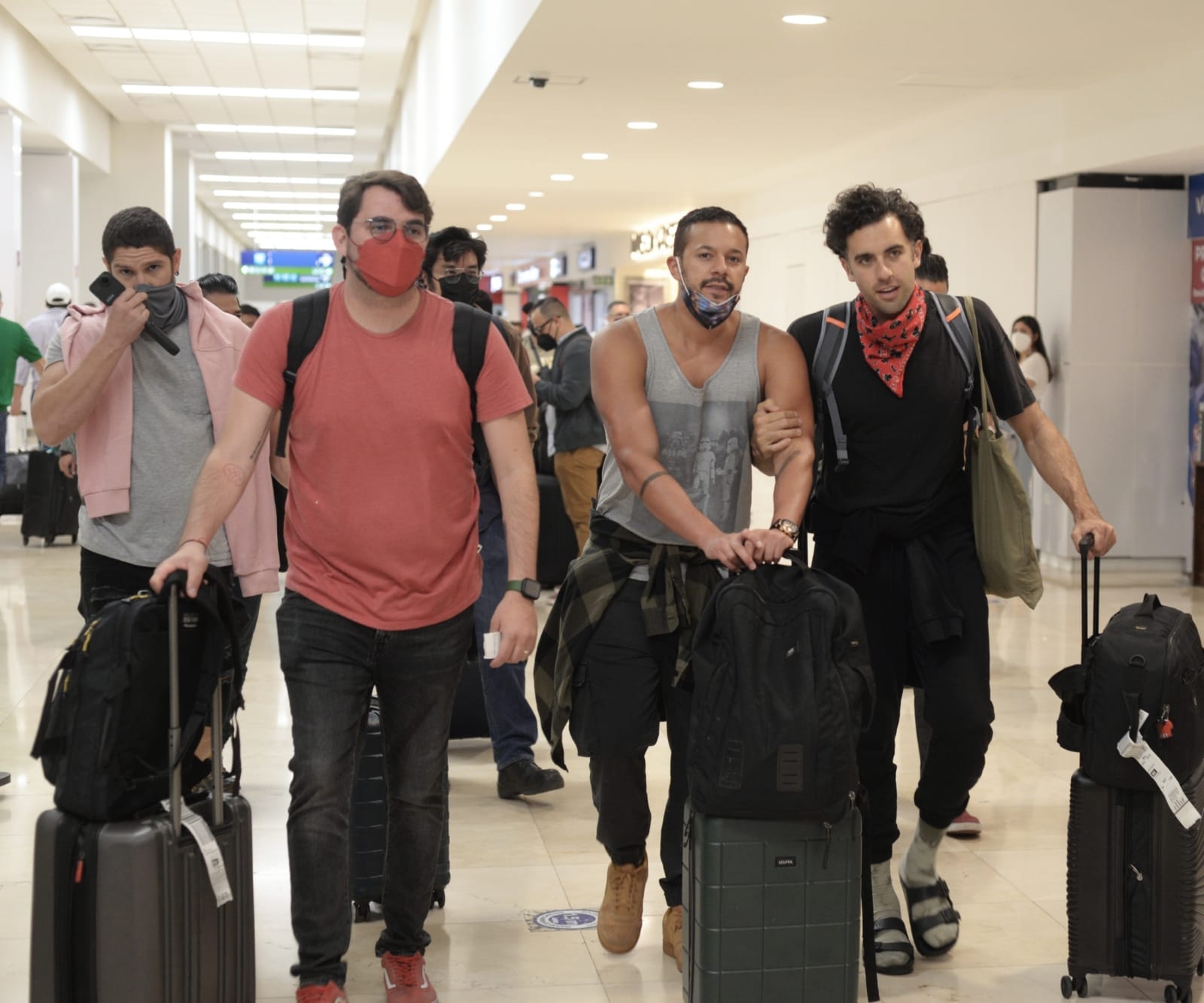 Pierre Louis y José Pablo Minor llegaron junto a Alfredo Gatica esta mañana a Mérida