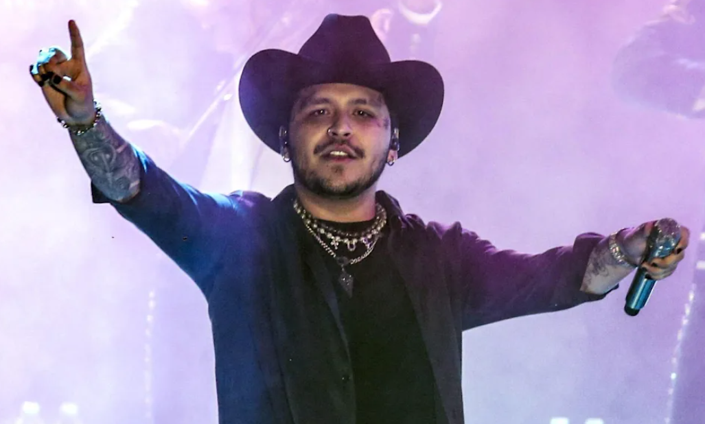Christian Nodal presenta nuevo look y sorprende a sus fans: FOTO