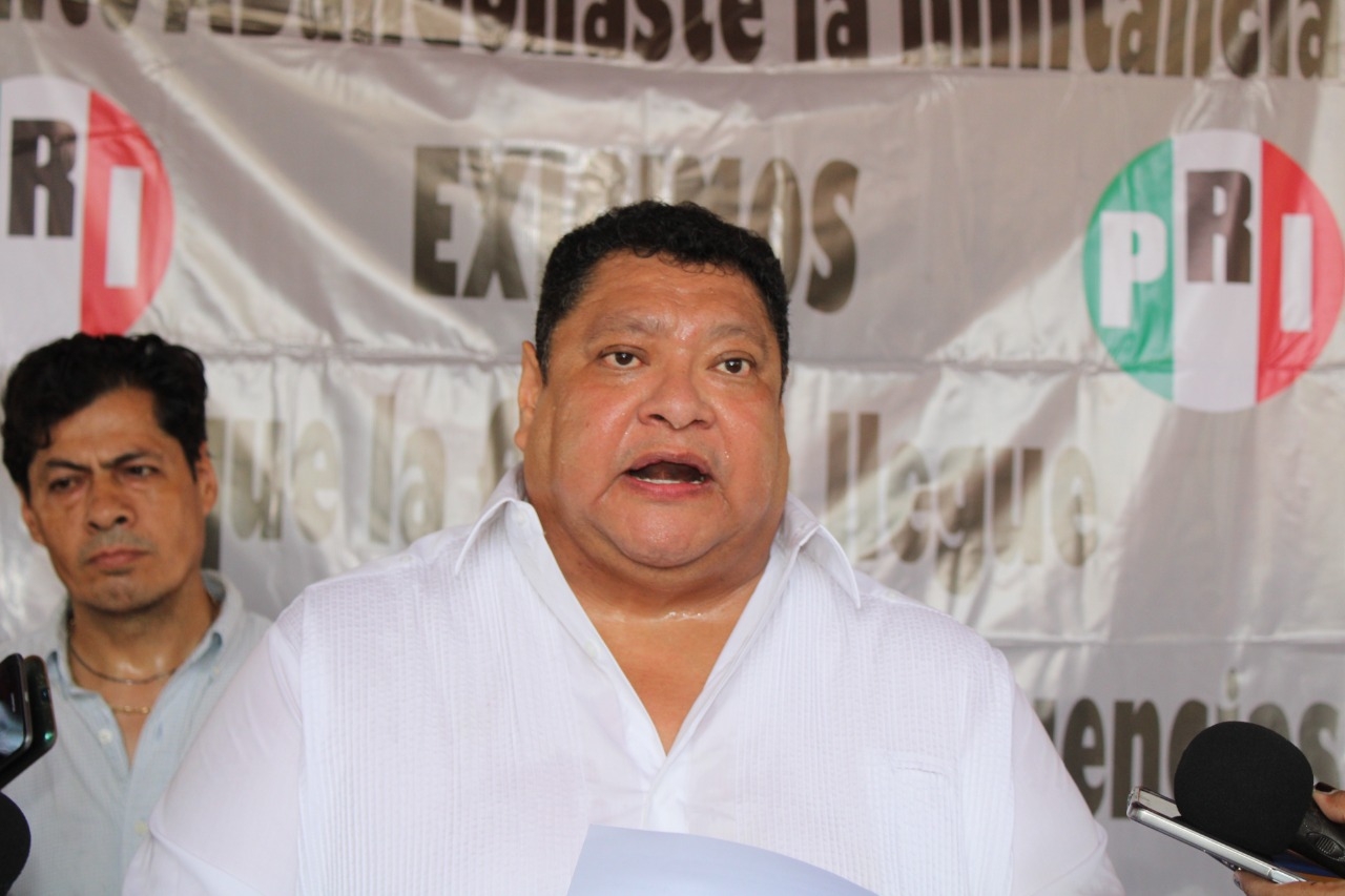 El dirigente pidió a la FGE Campeche investigar a fondo la riqueza de Alejandro Moreno