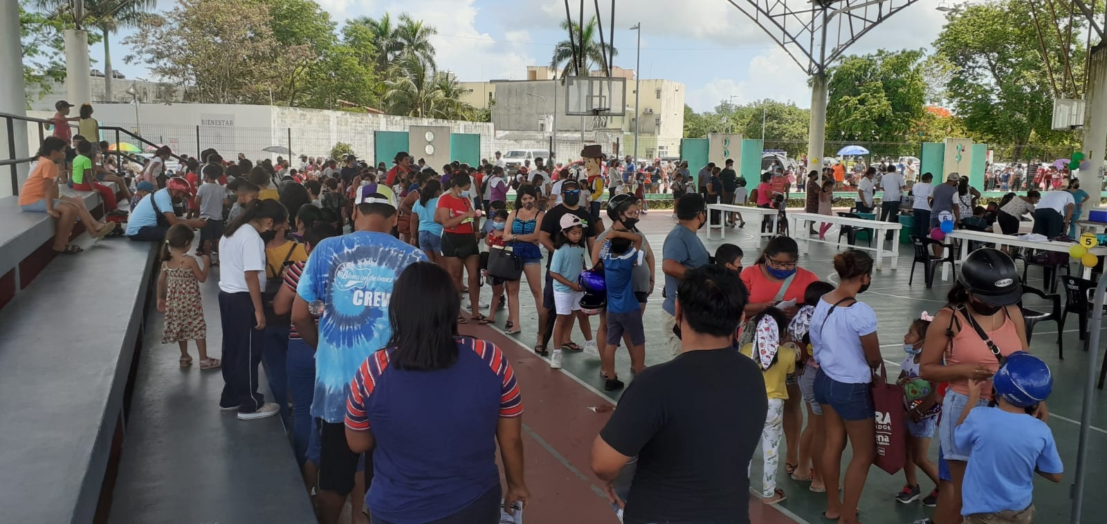 El módulo de vacunación anticovid para menores de cinco a 11 años en Cozumel lució abarrotado, donde sólo aplicará más de mil dosis este 6 de julio El módulo de vacunación anticovid para menores de cinco a 11 años en Cozumel lució abarrotado, donde sólo aplicará más de mil dosis este 6 de julio