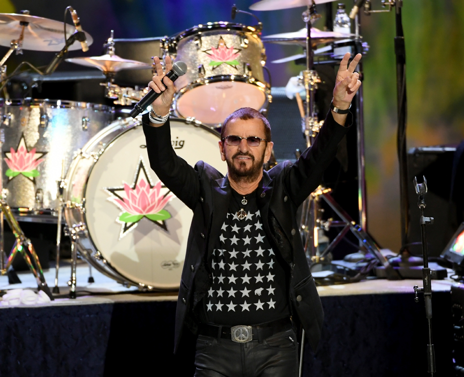 Ringo Starr compuso una gran cantidad de éxitos en su carrera como solista Ringo Starr compuso una gran cantidad de éxitos en su carrera como solista