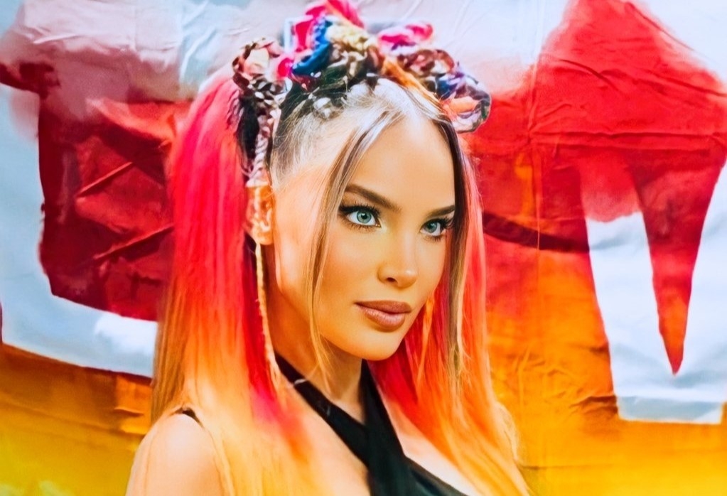 Belinda dio su muestra de libertad en pleno escenario en España. Foto: Especial