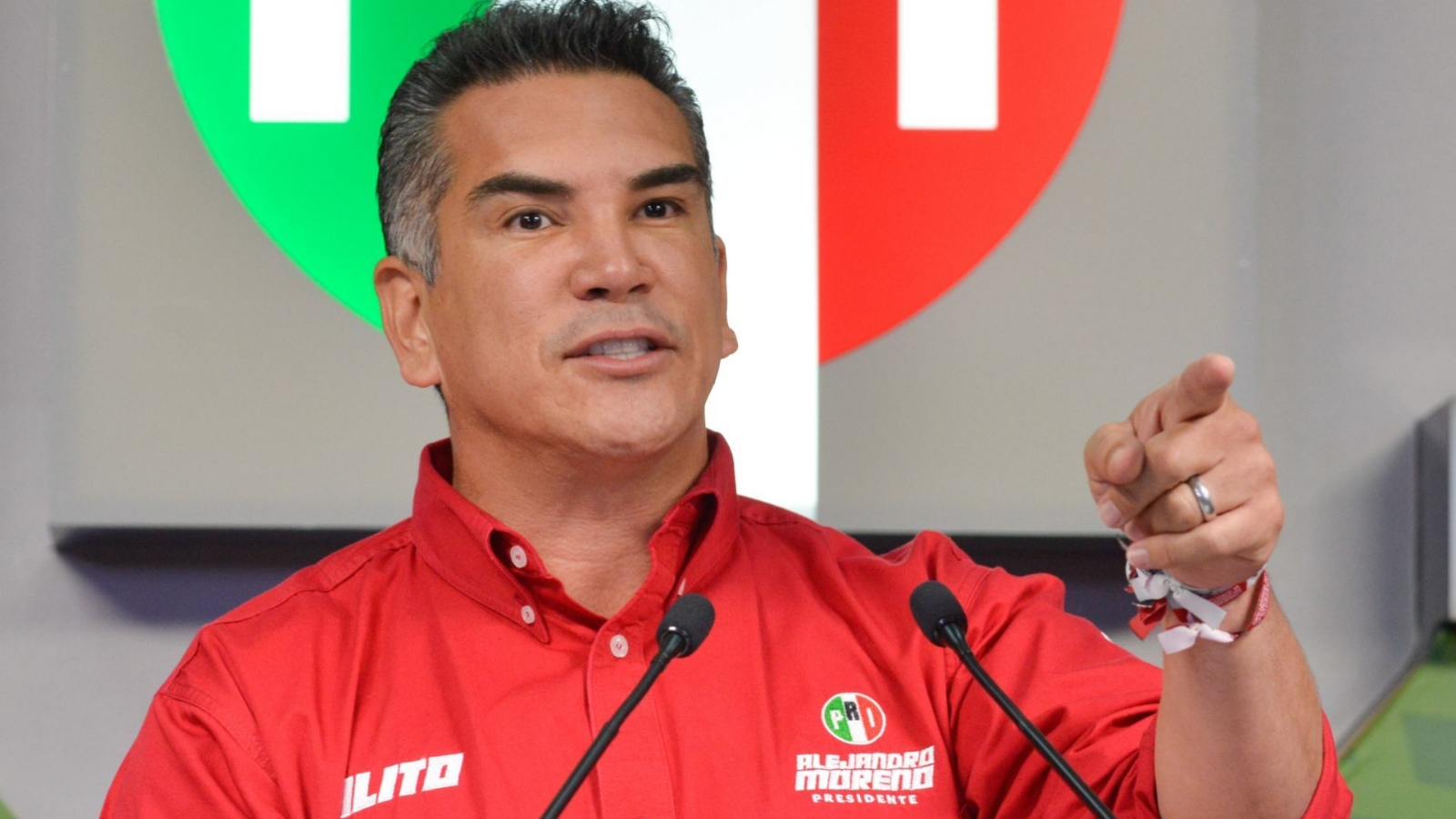 Alito Moreno fue retenido por segunda ocasión en el aeropuerto de la Ciudad de México