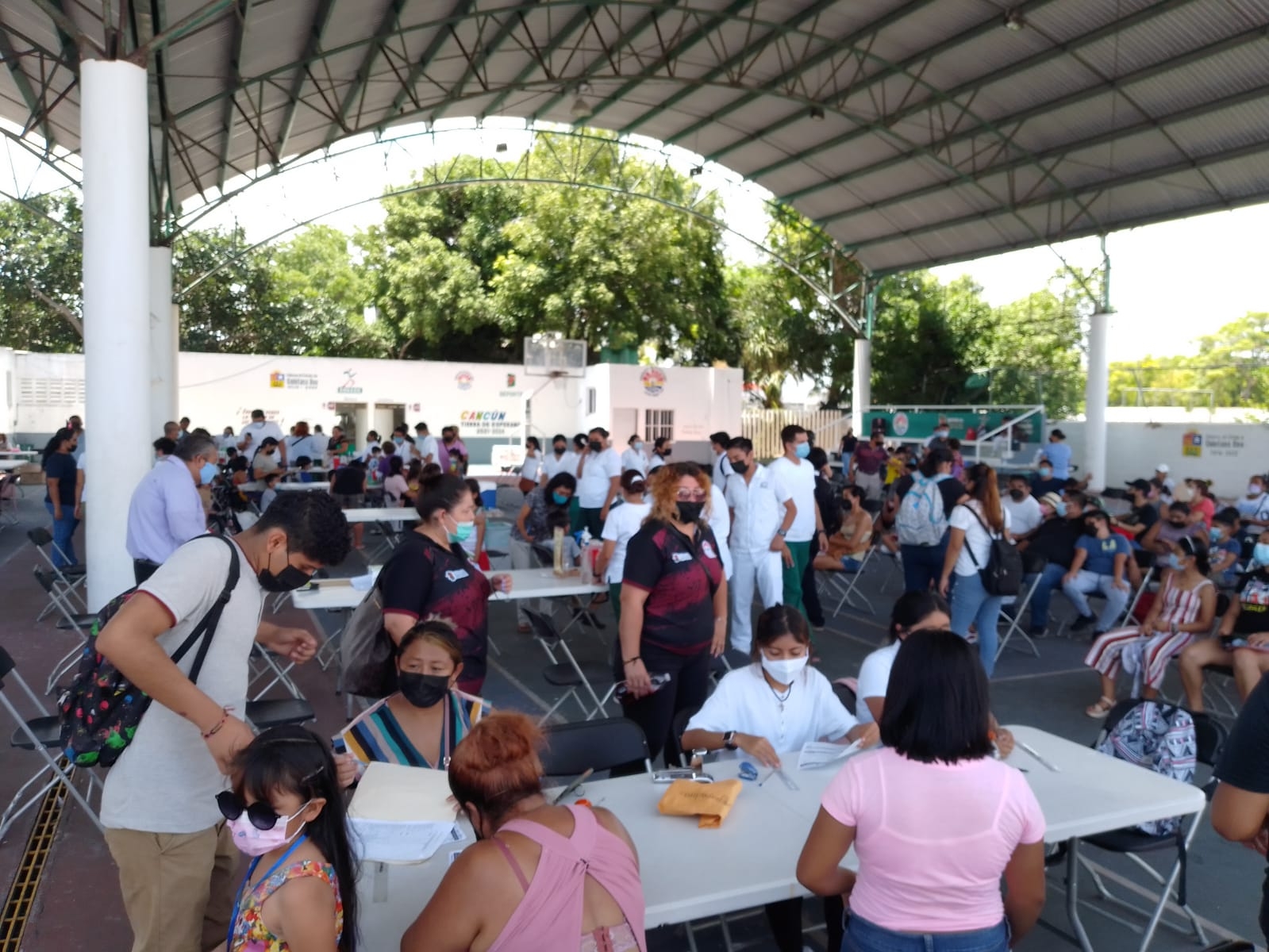 Los menores de cinco a 11 años que fueron vacunados contra el COVID-19 esperaron 30 minutos para verificar que no tuviesen reacciones secundarias Los menores de cinco a 11 años que fueron vacunados contra el COVID-19 esperaron 30 minutos para verificar que no tuviesen reacciones secundarias