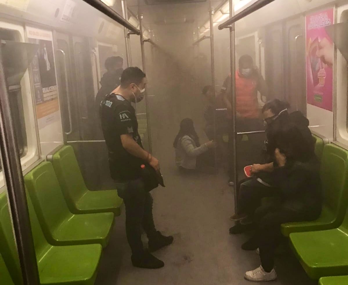 ¿Se quema el Metro? Reportan humo en la Línea 7