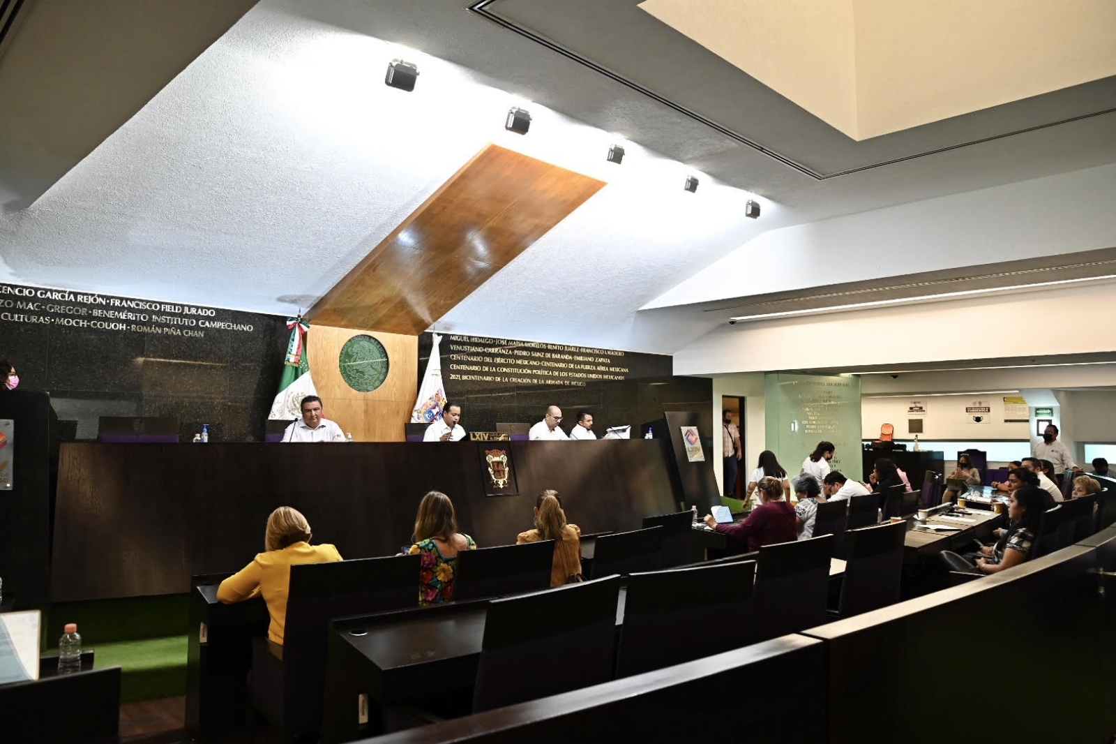 Cada parlamentario sólo tendrá cinco minutos para formular sus preguntas Cada parlamentario sólo tendrá cinco minutos para formular sus preguntas