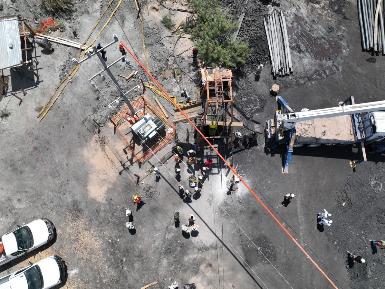 Ingresa buzo a mina de Coahuila para rescatar a mineros atrapados