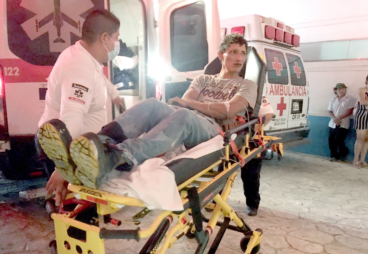 Hombre recibe descarga eléctrica por manipular cables de alta tensión en Quintana Roo Hombre recibe descarga eléctrica por manipular cables de alta tensión en Quintana Roo