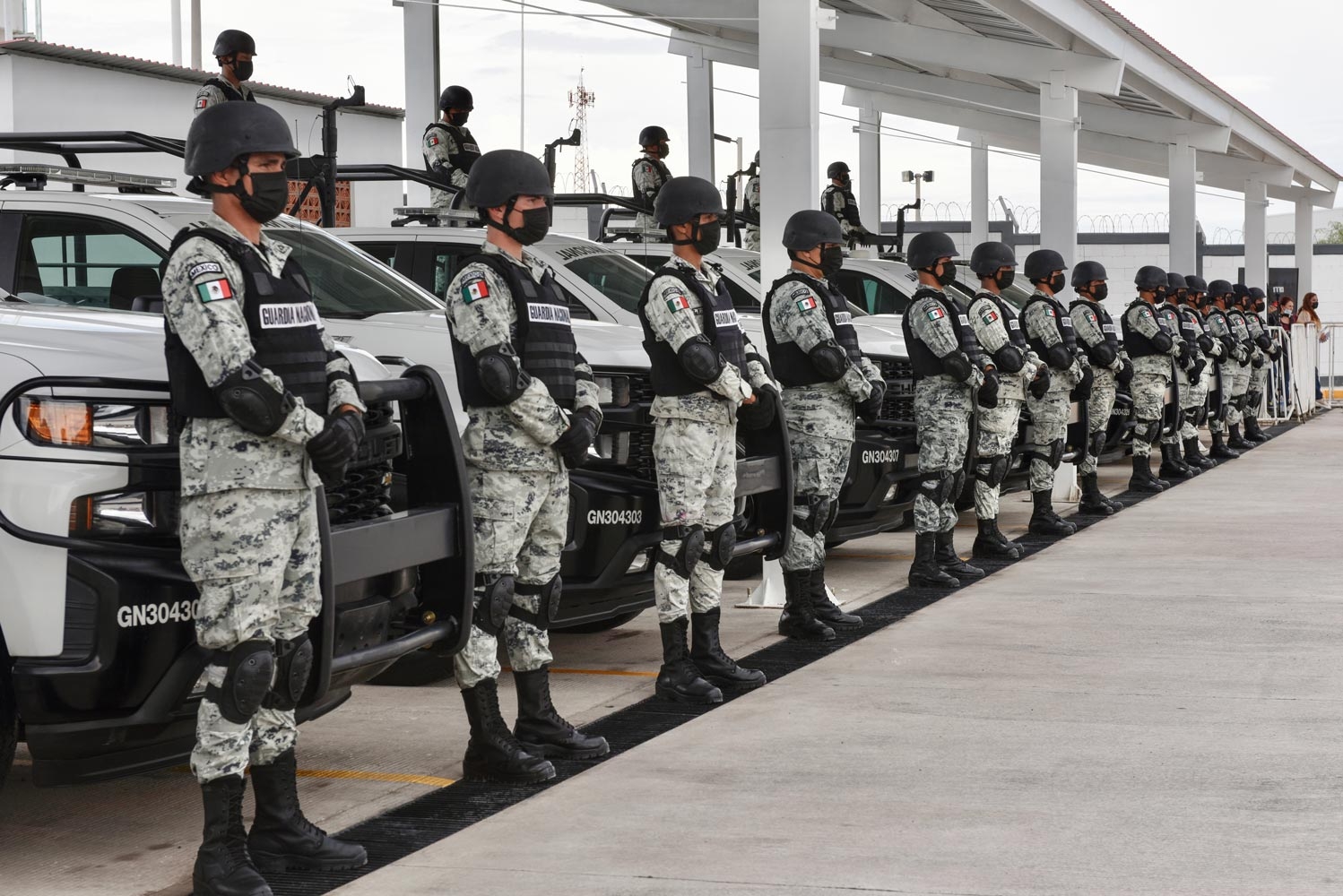 Guardia Nacional detiene a personas en posesión de más de 24 mil dólares Guardia Nacional detiene a personas en posesión de más de 24 mil dólares