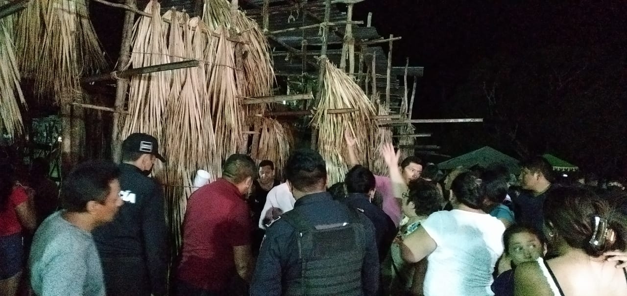 Por sobrecupo, colapsa parte del coso taurino en Motul Por sobrecupo, colapsa parte del coso taurino en Motul