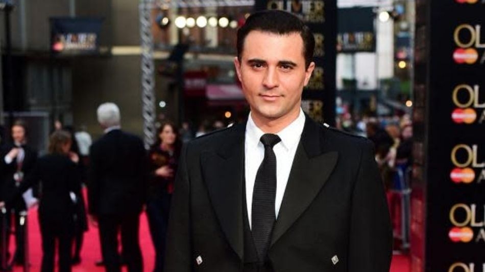 Darius Campbell-Danesh ganó el tercer lugar en el programa 'Pop Idol', y un año después alcanzó la fama con su canción 'Colourblind' Darius Campbell-Danesh ganó el tercer lugar en el programa 'Pop Idol', y un año después alcanzó la fama con su canción 'Colourblind'