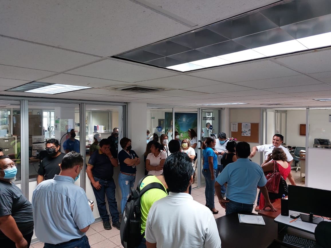 Los trabajadores indicaron quela directiva retiró sus pancartas, ya que se niegan a atender sus peticiones Los trabajadores indicaron quela directiva retiró sus pancartas, ya que se niegan a atender sus peticiones