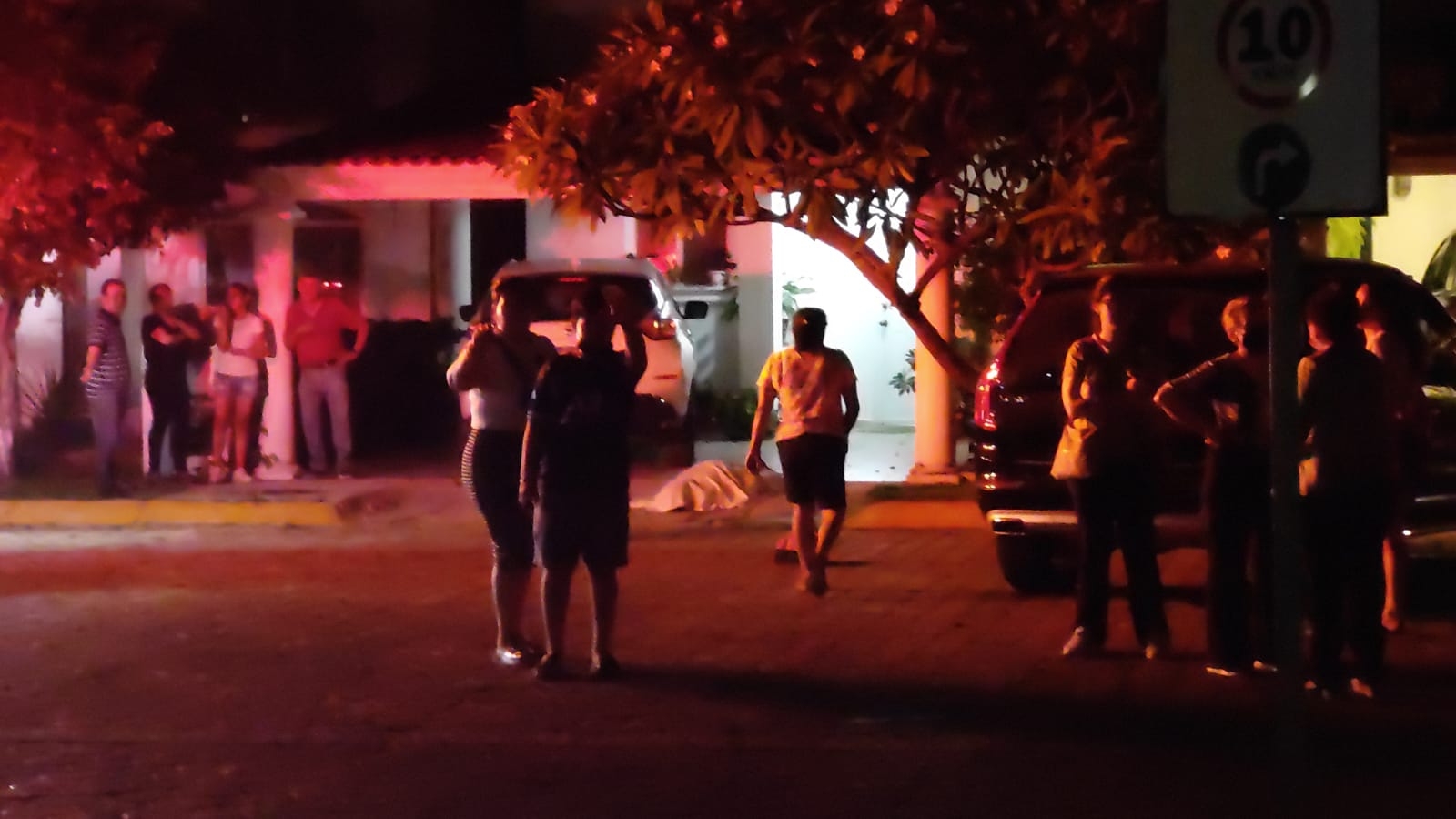 Hombre muere mientras paseaba a su perro en Ciudad del Carmen Hombre muere mientras paseaba a su perro en Ciudad del Carmen