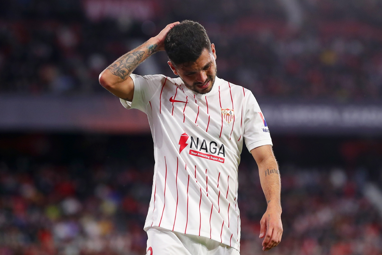 tecatito salió este verano del Sevilla y firmó con los Rayados de Monterrey