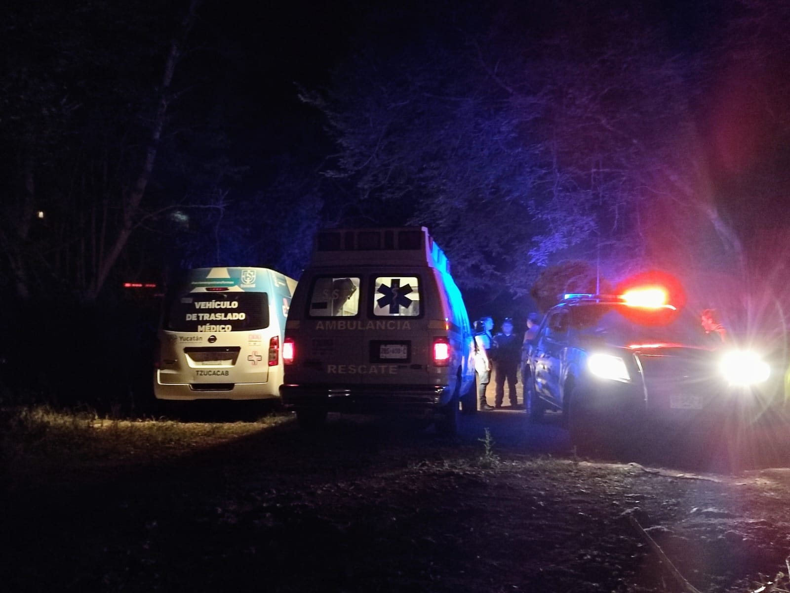 Al lugar llegaron patrullas, así como una ambulancia para atender a los posibles heridos Al lugar llegaron patrullas, así como una ambulancia para atender a los posibles heridos