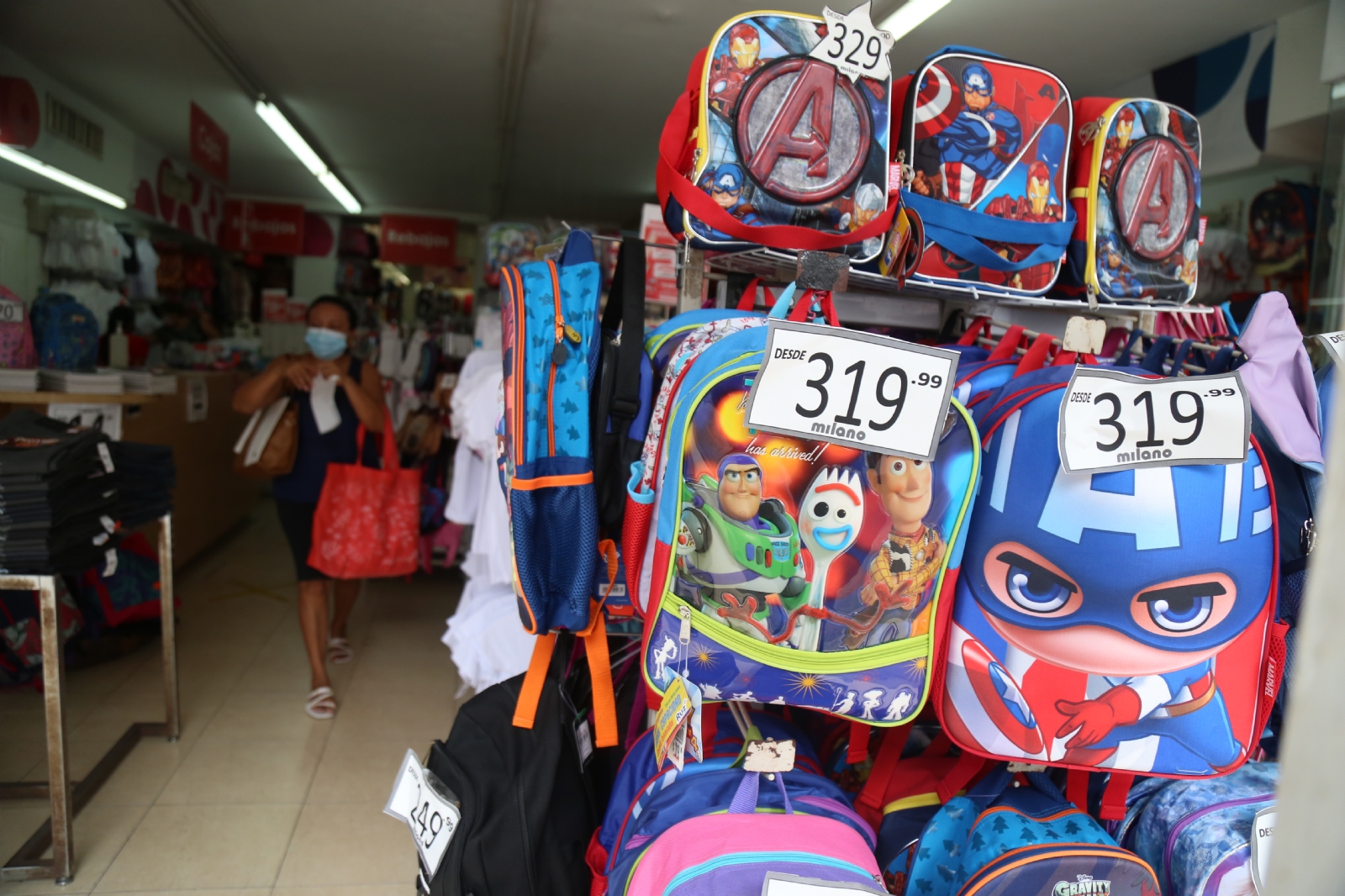 Las mochilas se pueden adquirir en algunos establecimientos desde los 210 pesos Las mochilas se pueden adquirir en algunos establecimientos desde los 210 pesos