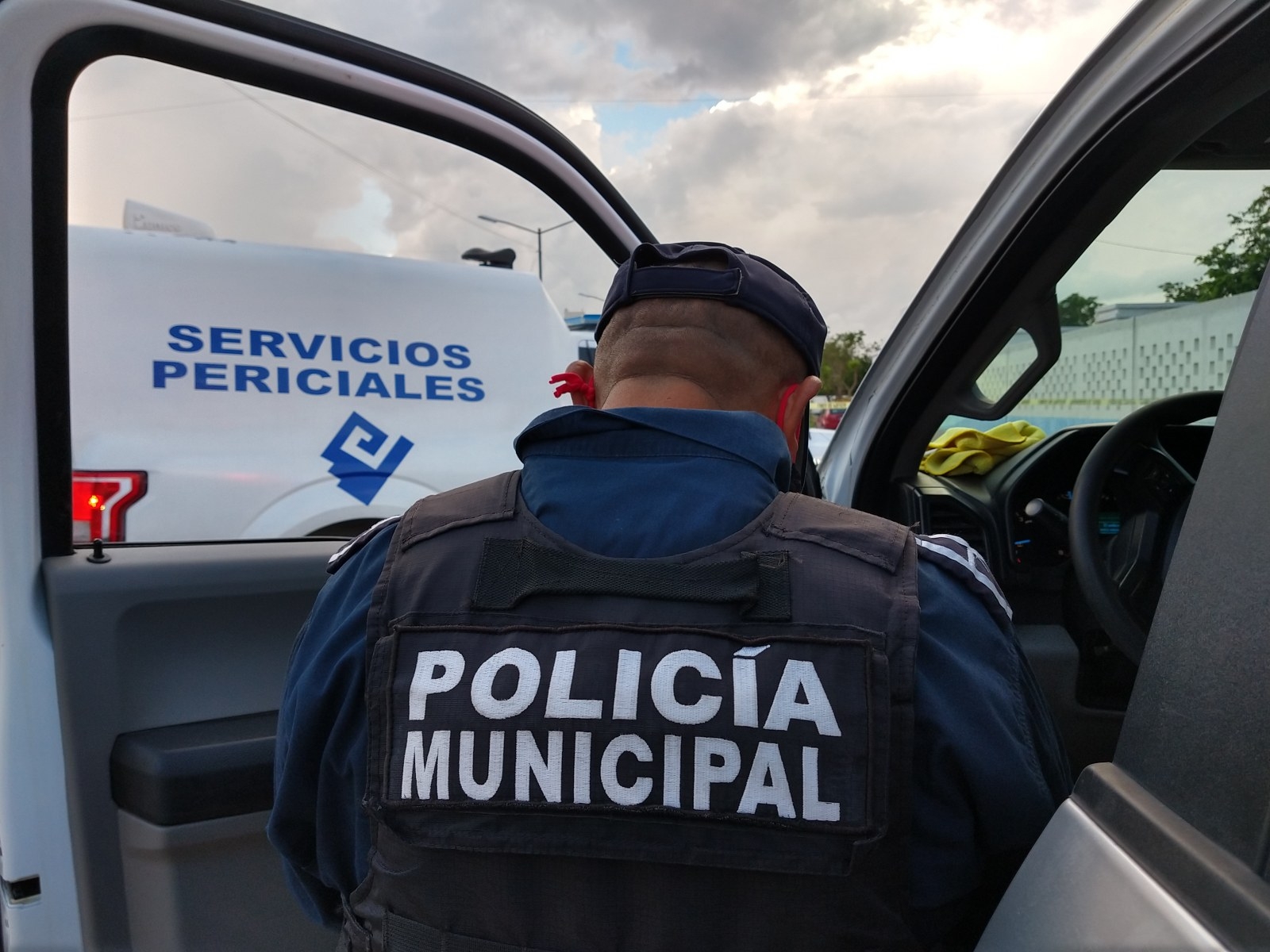 Trascendió que el intento de ejecución iba dirigido contra el chofer. Para evadir el ataque armado, el ruletero escapó hacia una gasolinera de la zona Trascendió que el intento de ejecución iba dirigido contra el chofer. Para evadir el ataque armado, el ruletero escapó hacia una gasolinera de la zona
