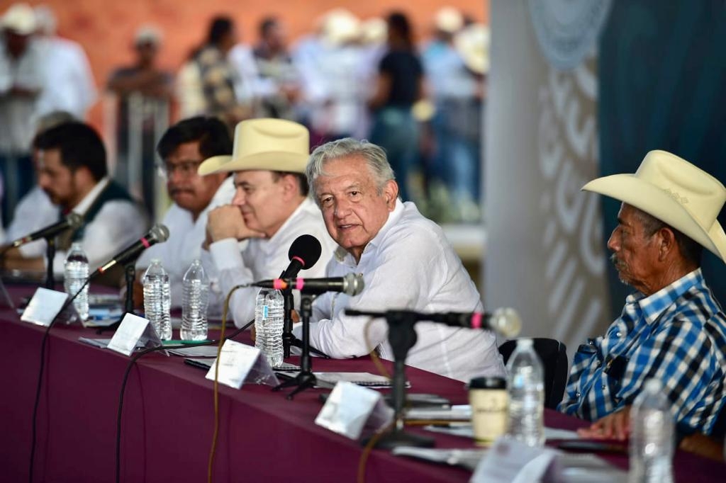 Aeropuertos de Guaymas y Obregón formarán parte de empresa del Estado: AMLO Aeropuertos de Guaymas y Obregón formarán parte de empresa del Estado: AMLO