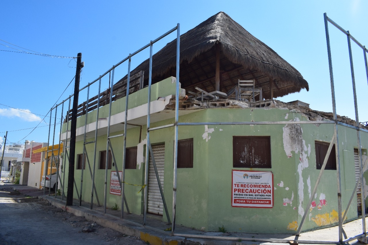 El bar de Progreso ha sido acordonado con barras de metal para evitar otro accidente