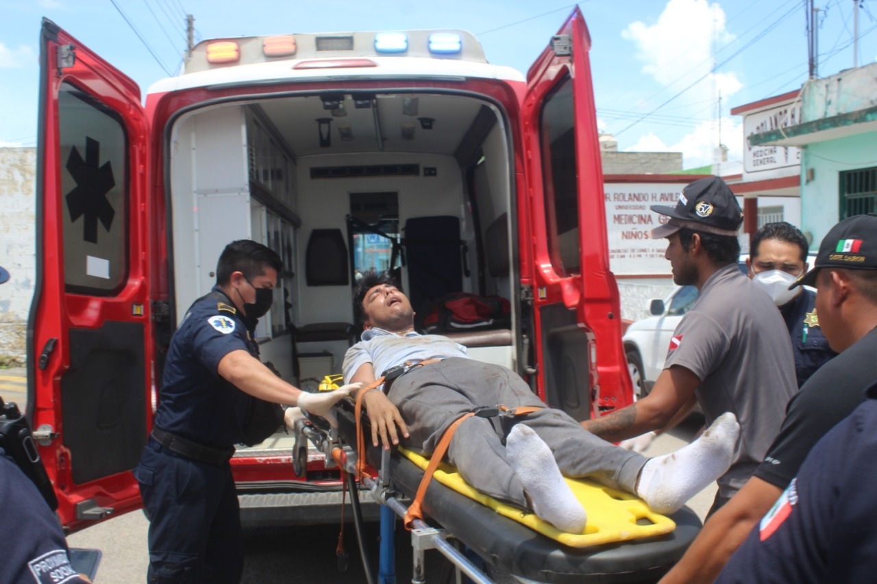 Motociclista arrolla a peatón y lo deja herido de gravedad en Tizimín