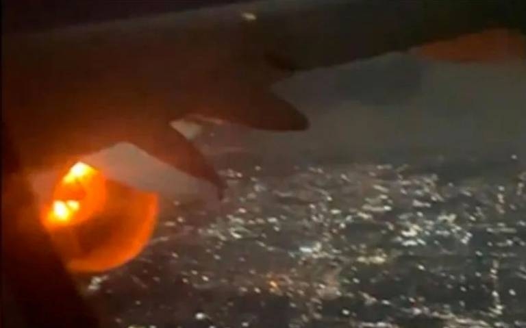 Pasajeros del vuelo 518 documentaron el incidente y lo publicaron en redes sociales Pasajeros del vuelo 518 documentaron el incidente y lo publicaron en redes sociales