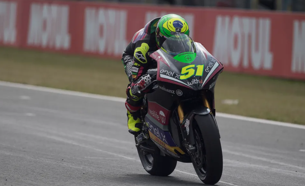El motociclista brasileño, Eric Granado, bailó sobre las ruedas de su moto, el trend de Despechá de Rosalía El motociclista brasileño, Eric Granado, bailó sobre las ruedas de su moto, el trend de Despechá de Rosalía