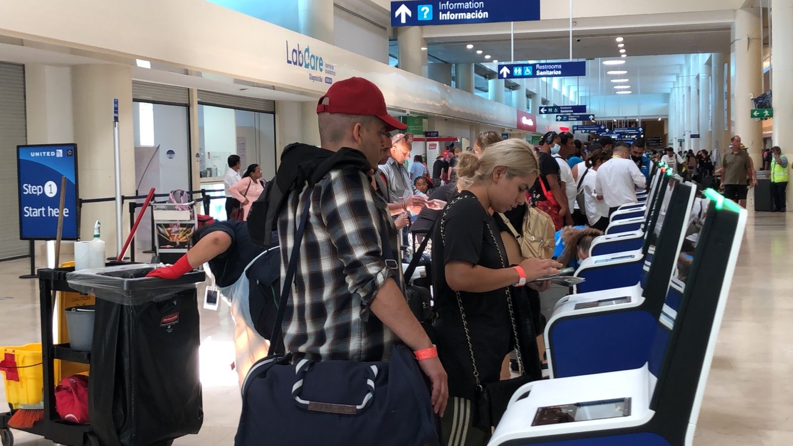 El aeropuerto de Cancún registró un aforo moderado de pasajeros este 25 de agosto El aeropuerto de Cancún registró un aforo moderado de pasajeros este 25 de agosto