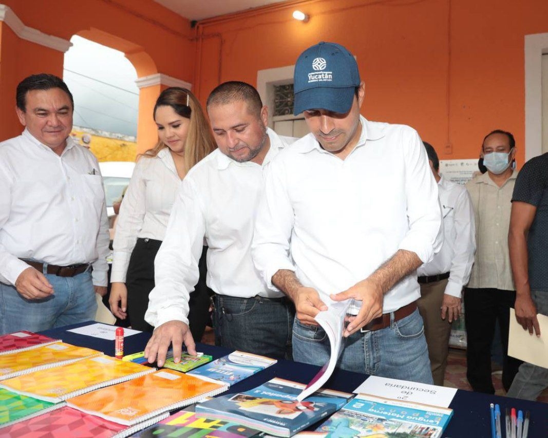 Familiares de Tekantó fueron beneficiadas con el apoyo de útiles escolares para sus hijos