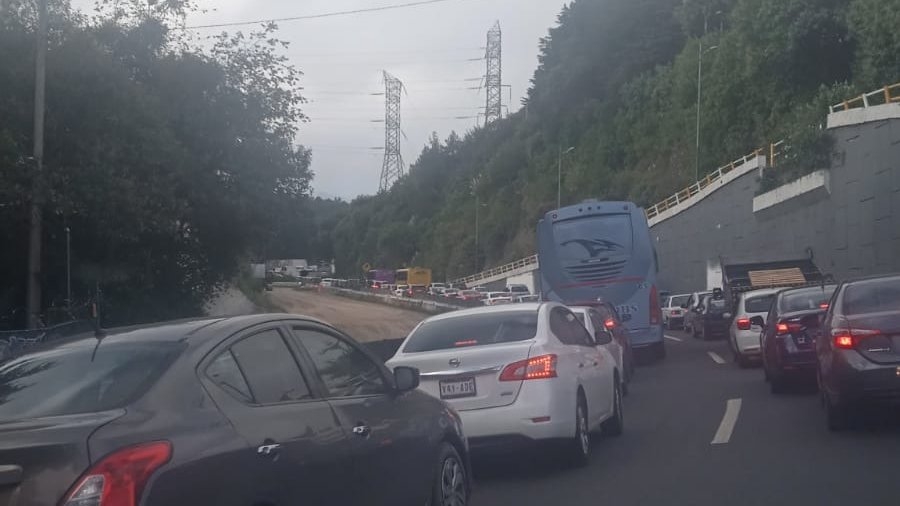 Tras nueve horas de bloqueo liberan la carretera México - Pachuca Tras nueve horas de bloqueo liberan la carretera México - Pachuca