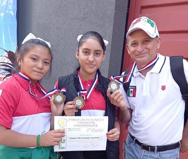 Evelyn Noemí Lugo Góngora y Andrea Gabriela Burgos Magaña lograron el primer lugar con su proyecto en Paraguay