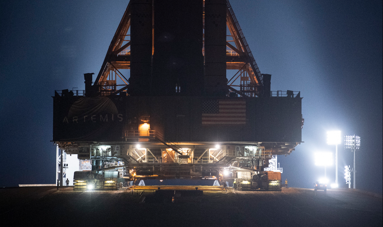 Cincuenta años después tras la última misión Apolo, una nave espacial realizará un vuelo alrededor de la Luna