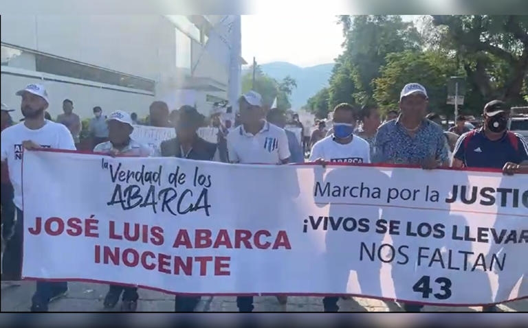 Marchan por liberación de expresidente de Iguala, implicado en caso Ayotzinapa Marchan por liberación de expresidente de Iguala, implicado en caso Ayotzinapa