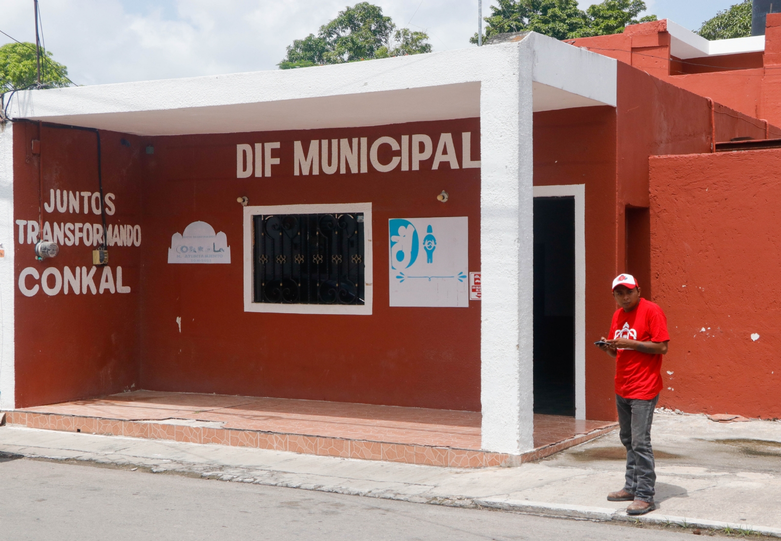 Julia Díaz del Castillo renunció a su cargo como directora del DIF municipal de Conkal, unos días después del siniestro.