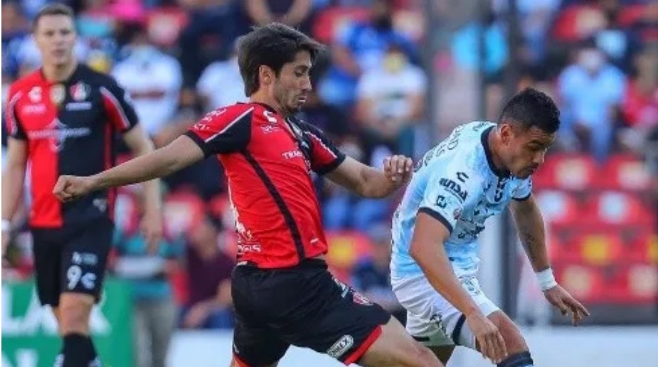 Luego del pleito que enfrentaron aficionados de estos dos equipos en La Corregidora, Atlas recibirá en casa a los Gallos Blancos Luego del pleito que enfrentaron aficionados de estos dos equipos en La Corregidora, Atlas recibirá en casa a los Gallos Blancos