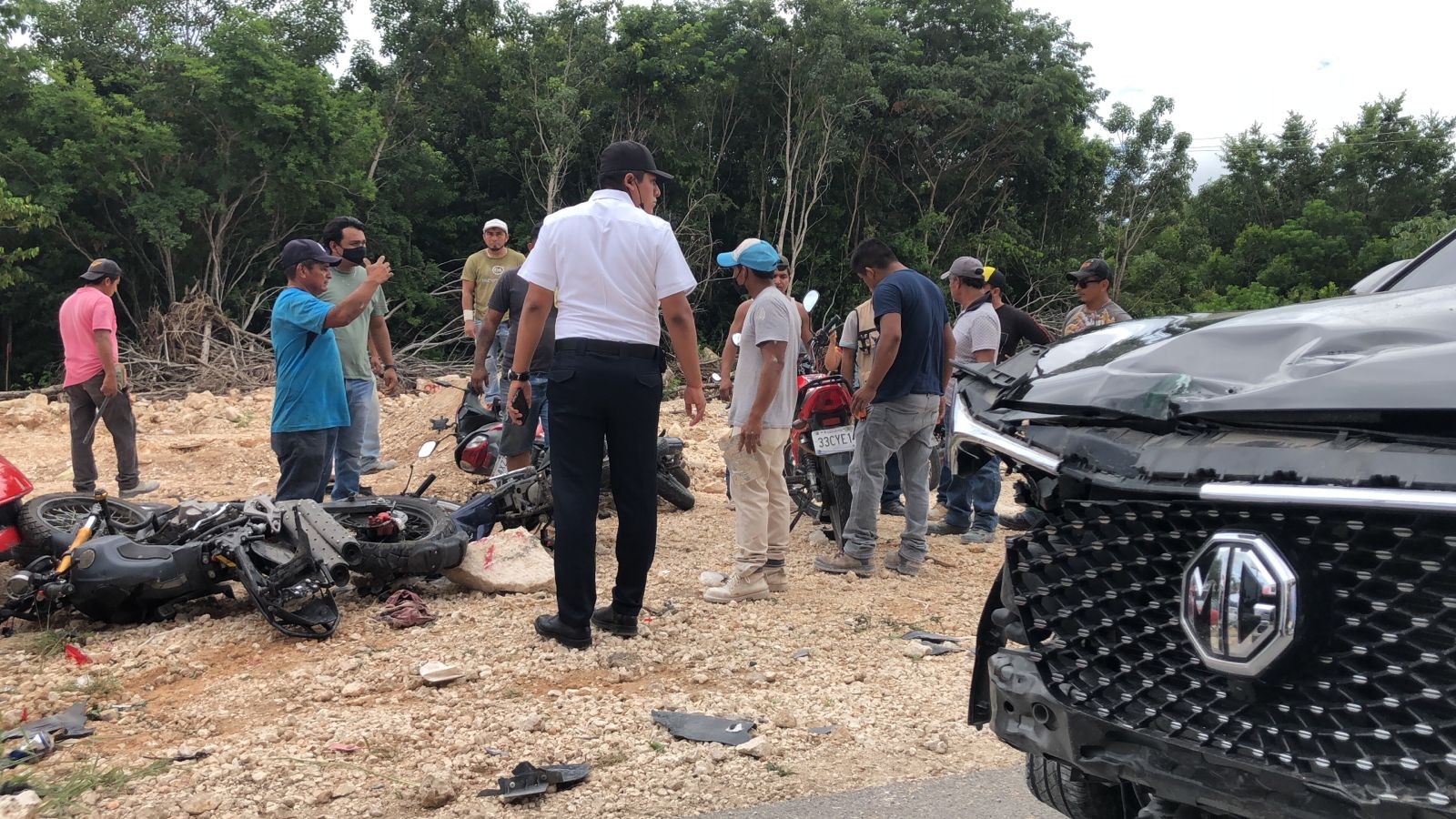 La mujer fue llevada a las instalaciones de la Policía de Tránsito para verificar que no estuviese bajo una droga o en estado etílico tras el accidente en Gran Santa Fe de Cancún La mujer fue llevada a las instalaciones de la Policía de Tránsito para verificar que no estuviese bajo una droga o en estado etílico tras el accidente en Gran Santa Fe de Cancún