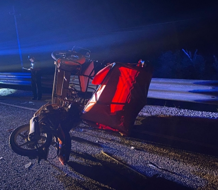 Un auto fantasma impactó a un mototaxi y dejó dos personas lesionadas en Campeche Un auto fantasma impactó a un mototaxi y dejó dos personas lesionadas en Campeche