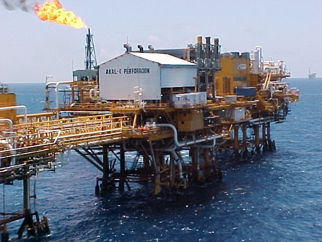 De 2006 a la fecha han sido documentados al menos 806 robos a estas instalaciones en altamar, lo que rebasa en cifras al temido Estrecho de Singapur De 2006 a la fecha han sido documentados al menos 806 robos a estas instalaciones en altamar, lo que rebasa en cifras al temido Estrecho de Singapur