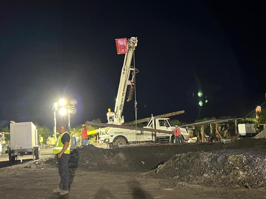 CFE apoya en rescate de mineros en Coahuila; pone a disposición personal y equipo CFE apoya en rescate de mineros en Coahuila; pone a disposición personal y equipo