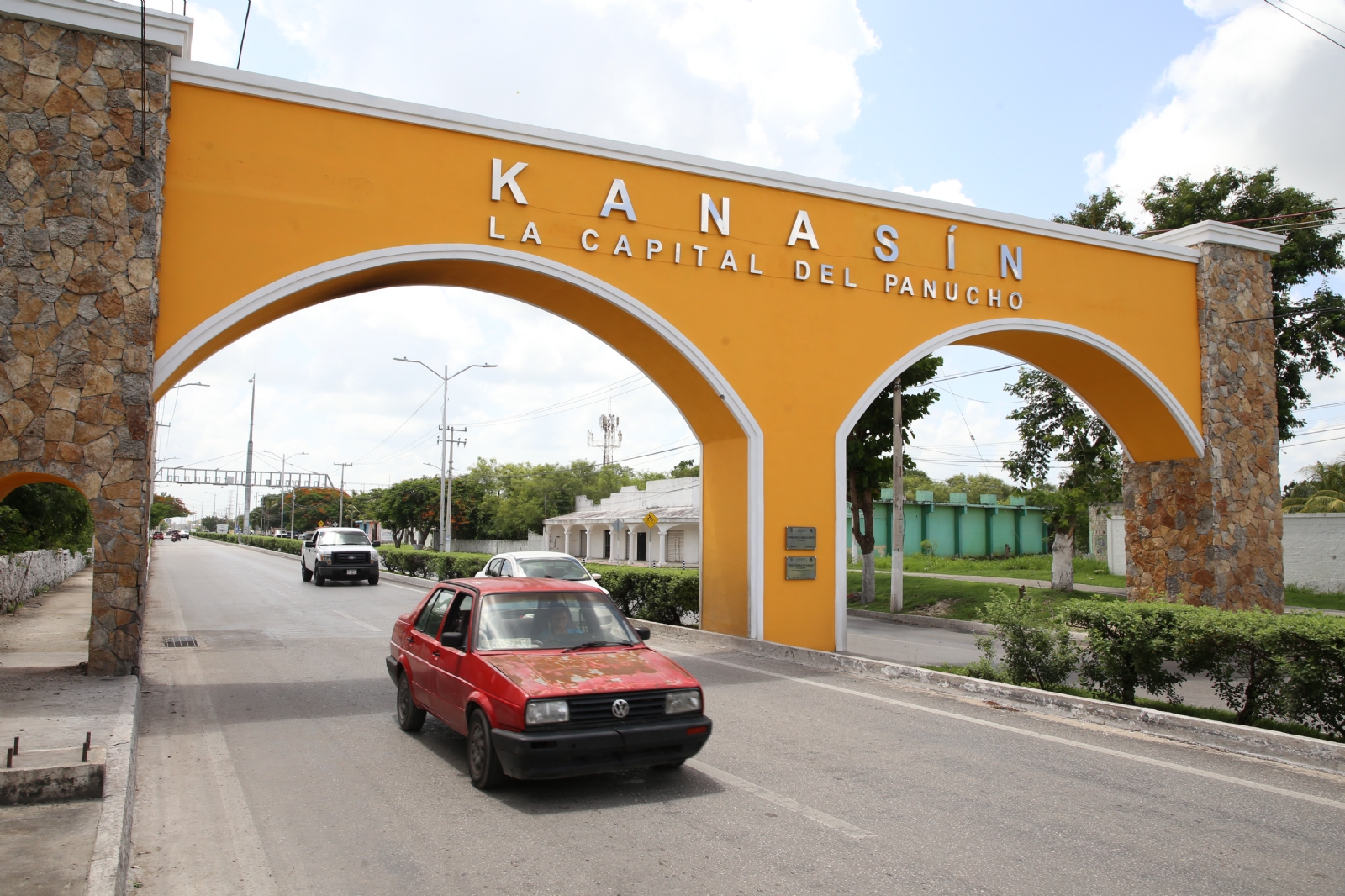 De acuerdo con la información, el arco de bienvenida de Kanasín costó un millón 462 mil 882.20 pesos