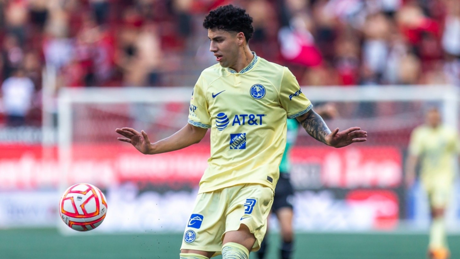 Por medio de redes sociales, la directiva del América confirmó el traspaso del lateral Jorge Sánchez al Ajax de Ámsterdam Por medio de redes sociales, la directiva del América confirmó el traspaso del lateral Jorge Sánchez al Ajax de Ámsterdam