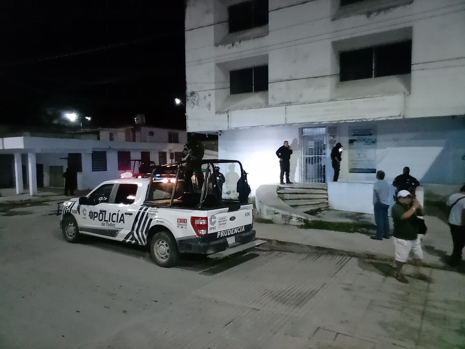 El reclamo de un familiar de la pareja movilizó a los elementos, ya que no se siguieron los protocolos al momento de la detención El reclamo de un familiar de la pareja movilizó a los elementos, ya que no se siguieron los protocolos al momento de la detención