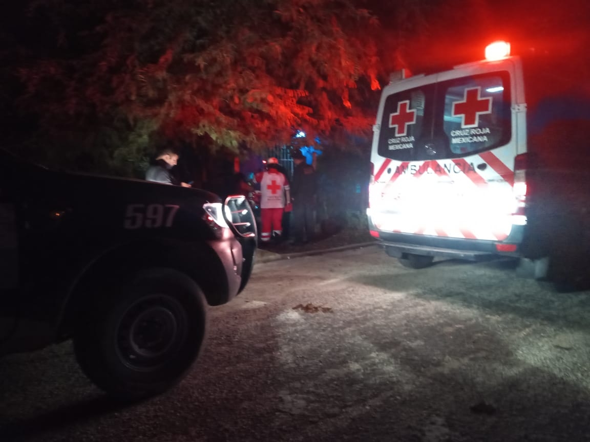 Mujer impide suicidio de su hermano en Escárcega; le corta la soga mientras colgaba de una viga