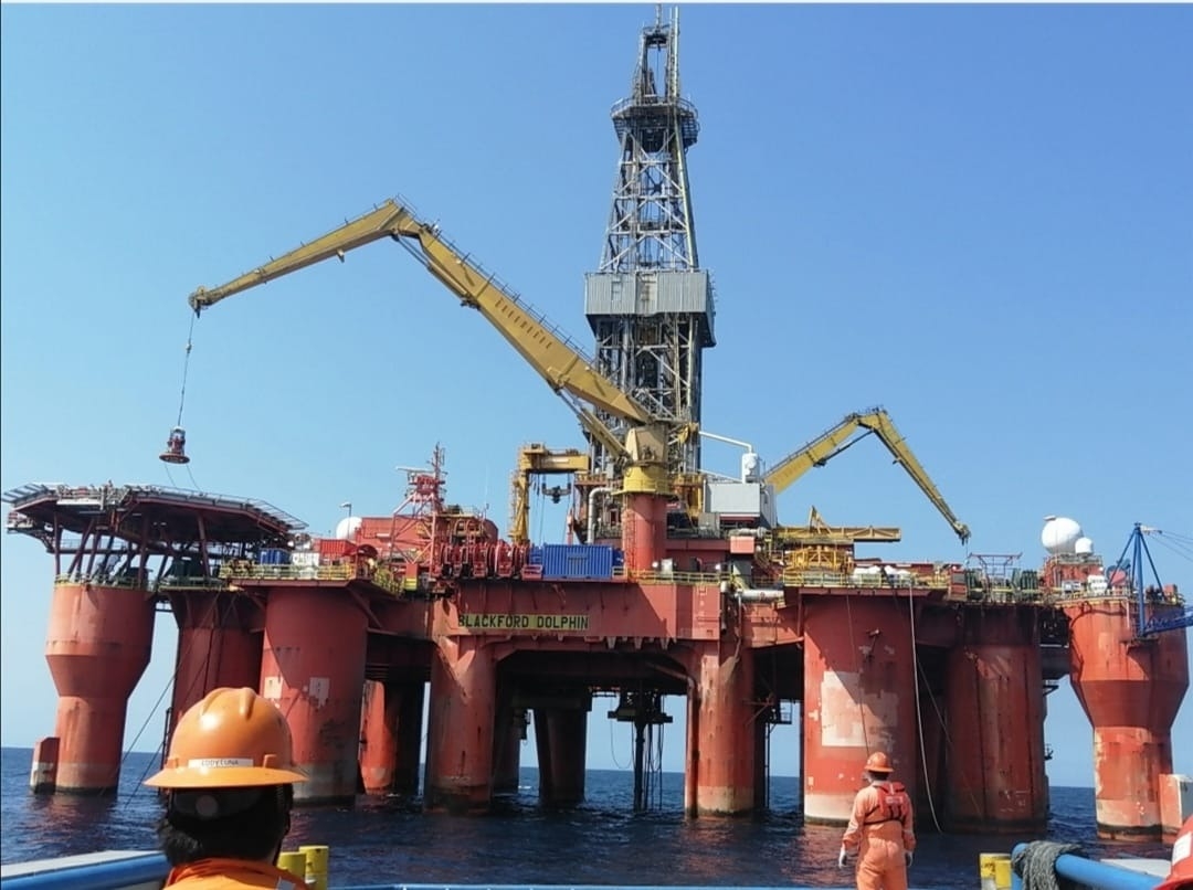 Blackford Dolphin es una plataforma de perforación semisumergible de un diseño mejorado Aker H-3 construido en 1974