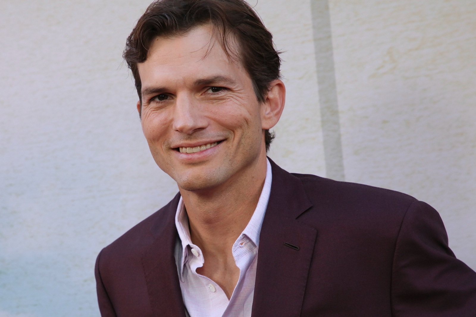 Ashton Kutcher reveló que ya se ha recuperado de la vasculitis