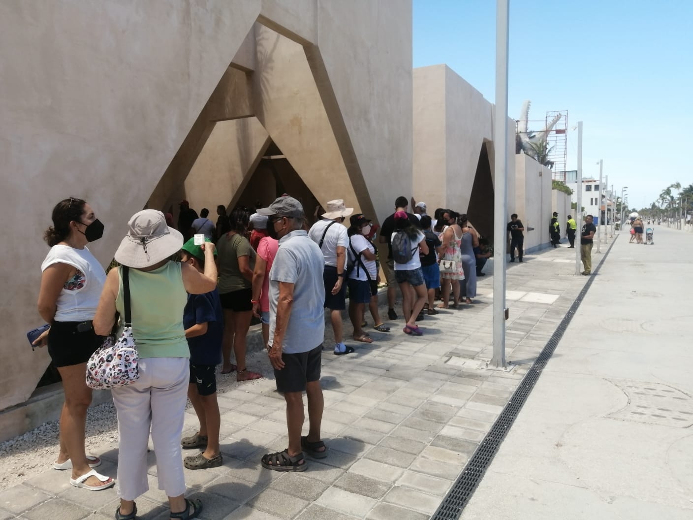Ya comienzan a llegar visitantes