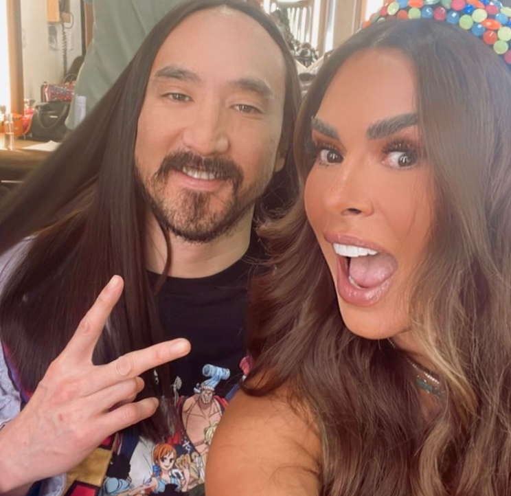 Galilea Montijo, conductora del programa Hoy, compartió una foto a lado de Steve Aoki