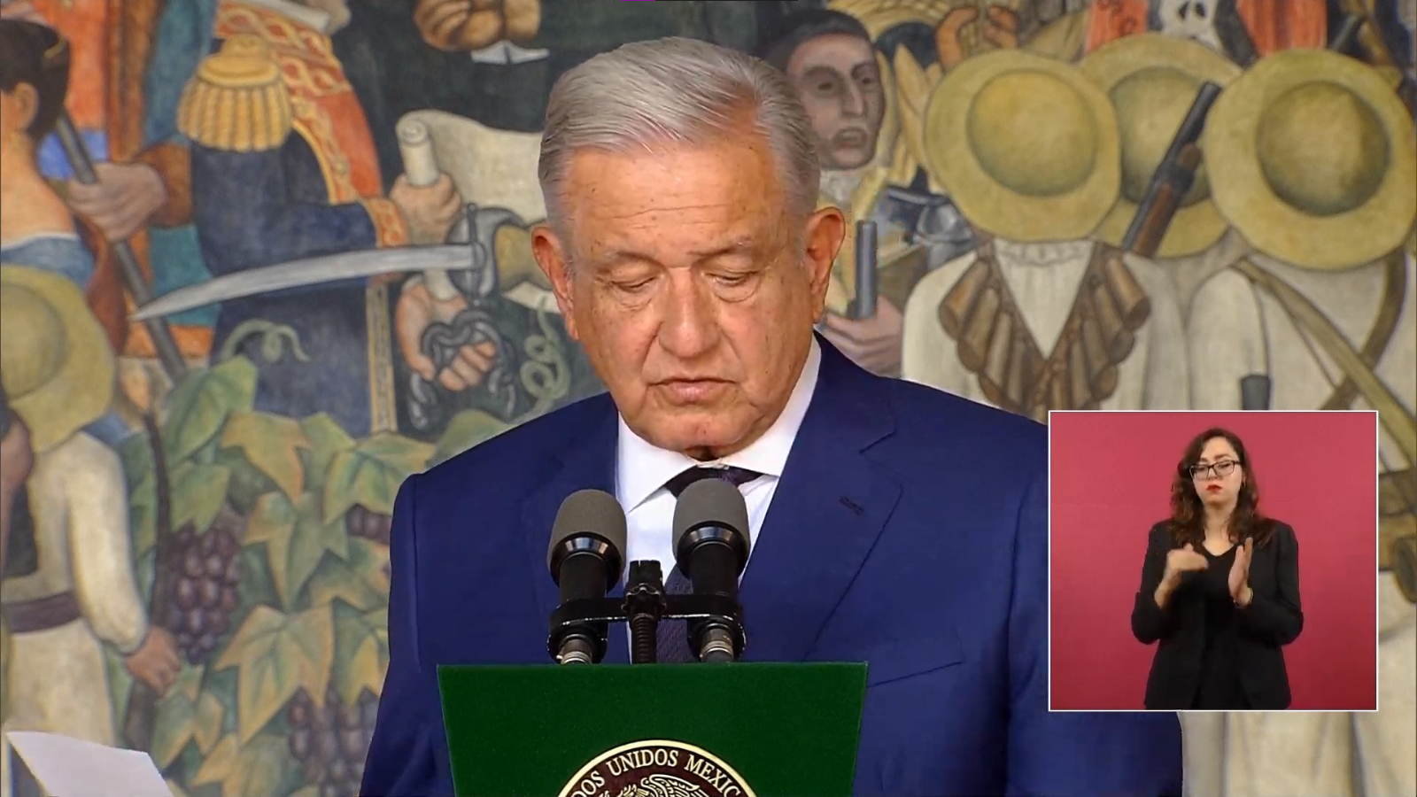 AMLO presenta una resumen de su Cuarto Informe de Gobierno en Palacio Nacional, entre ellos, el combate a las malas prácticas de administraciones pasadas