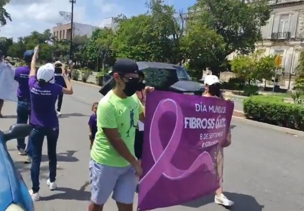 El colectivo marcha en el Paseo de Montejo de Mérida