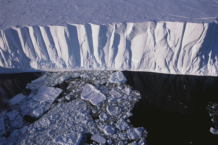Este glaciar es conocido de esta forma debido a que su desprendimiento podría desencadenar un aumento de varios metros en el nivel del mar. Este glaciar es conocido de esta forma debido a que su desprendimiento podría desencadenar un aumento de varios metros en el nivel del mar.